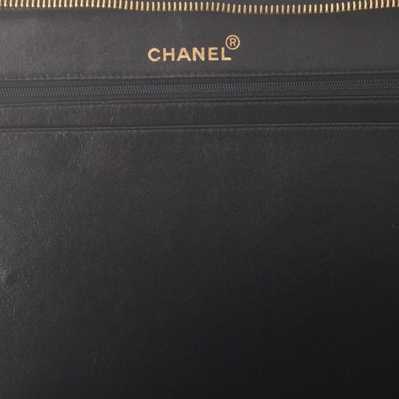 CHANEL Vintage Quilted Patent Leather Large Lunch Box Bag !Rare! - Picture 16 of 17